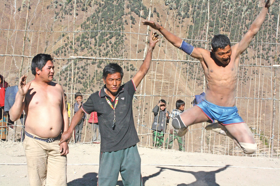 पहाडमा पहलमानी पहाडमा पहलमानी